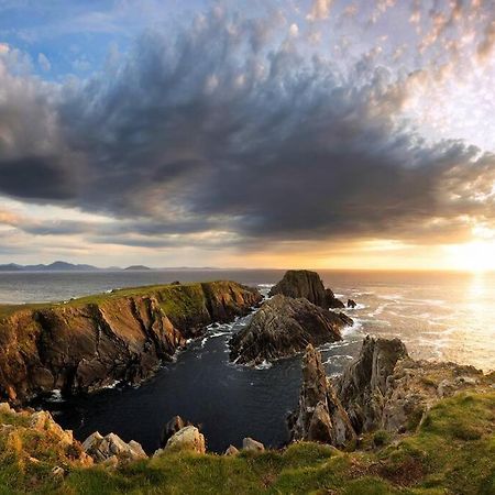 The Cosy Farm Cottage, Donegal Inver エクステリア 写真