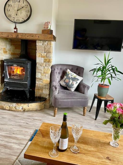 The Cosy Farm Cottage, Donegal Inver エクステリア 写真