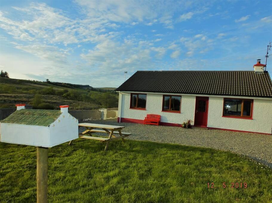 The Cosy Farm Cottage, Donegal Inver エクステリア 写真